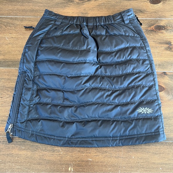 Skhoop Women’s Black Down Quilted/Puffer Skirt - Picture 2 of 8